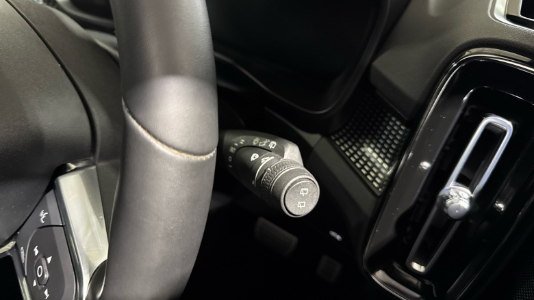 Volvo Xc40 1.5 T3 [163] R DESIGN 5dr Geartronic Petrol Estate